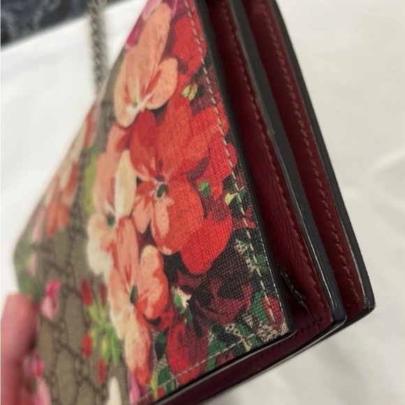 Gucci Blooms Floral Wallet on Chain - Picture 11 of 13